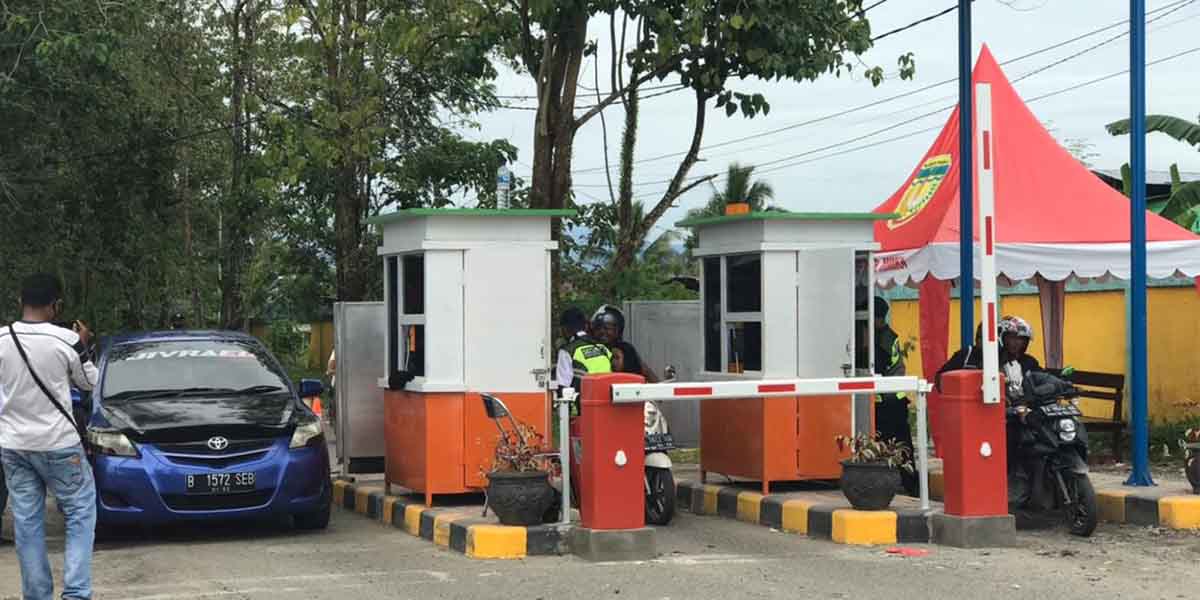 Portal parkir otomatis Pasar Sentral Timika. Foto: Anti Patabang/Papua60detik